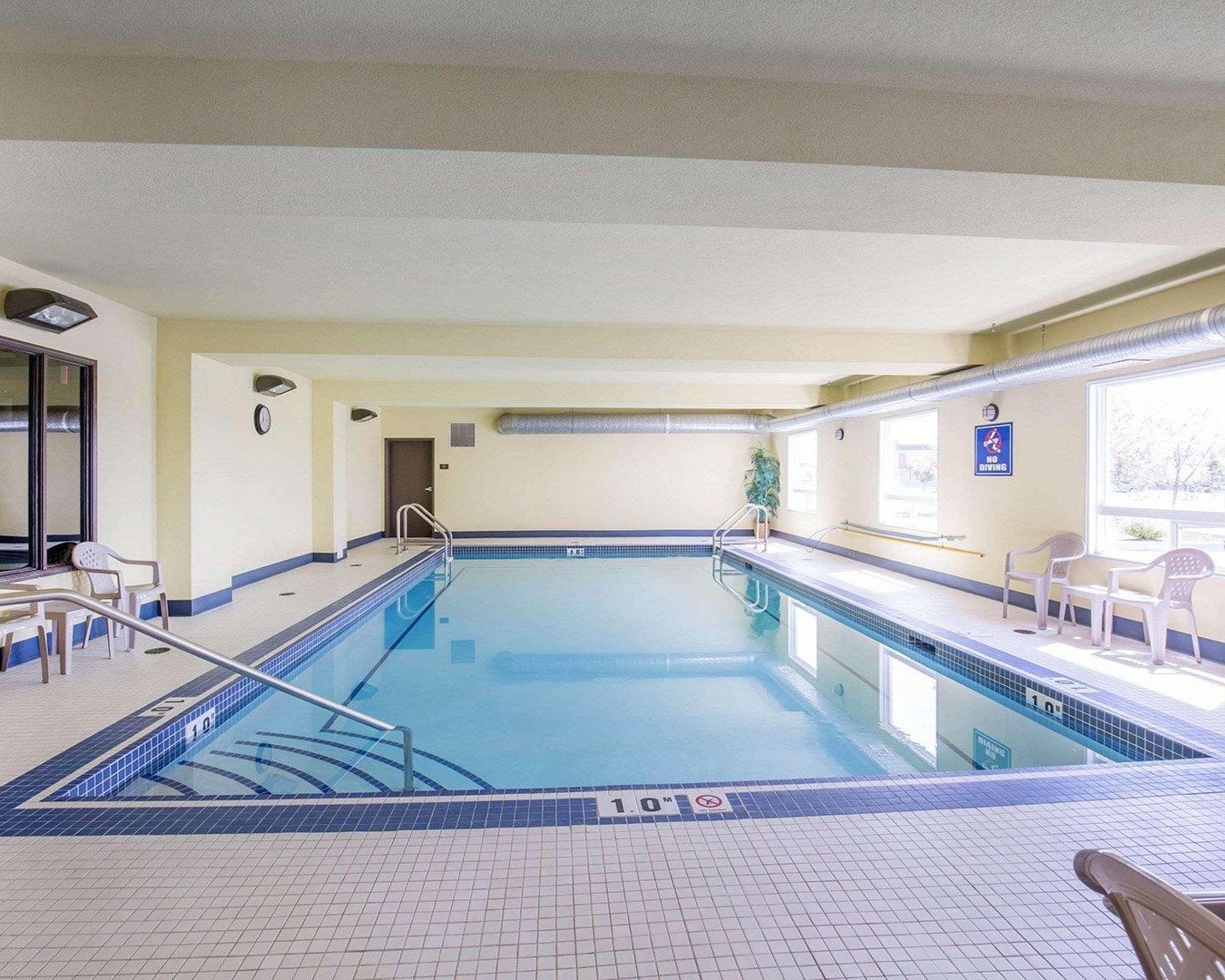 Hotel Comfort & Airdrie